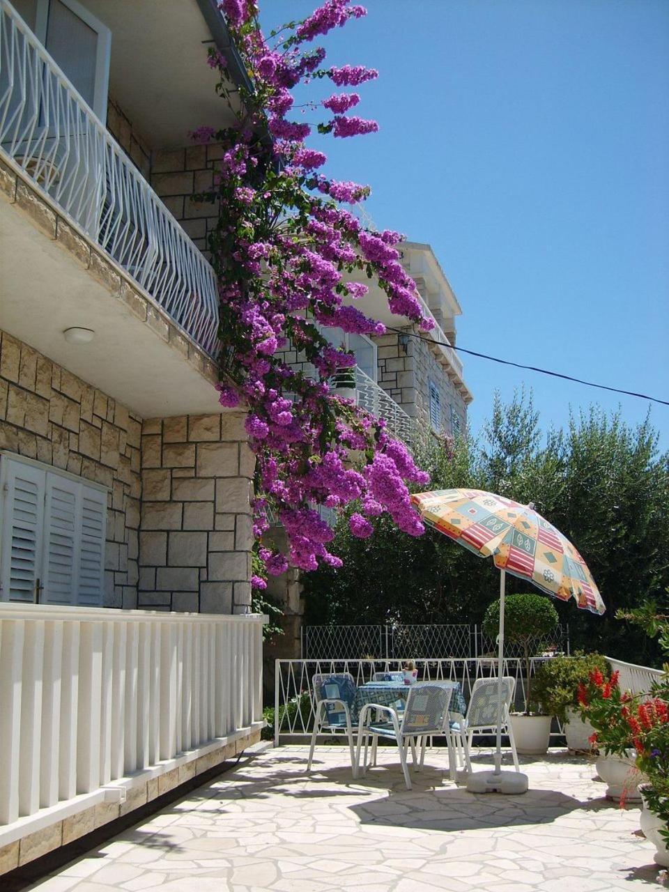 Apartments Ivan - With Parking Omis Exterior photo
